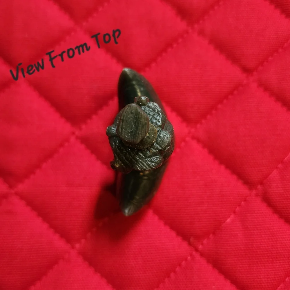 Vintage Chinese Snuff Bottle Unique dark green hand carved emperor bust